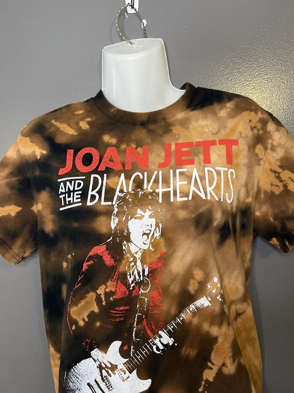 Joan Jett & The Blackhearts Shirt Mens Small Brown Tie Dye Tour 2024 Graphic Tee